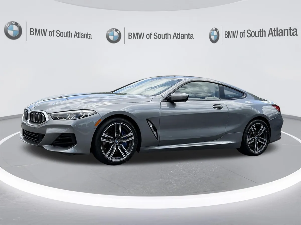 2025 BMW 8 Series 840i thumbnail 18