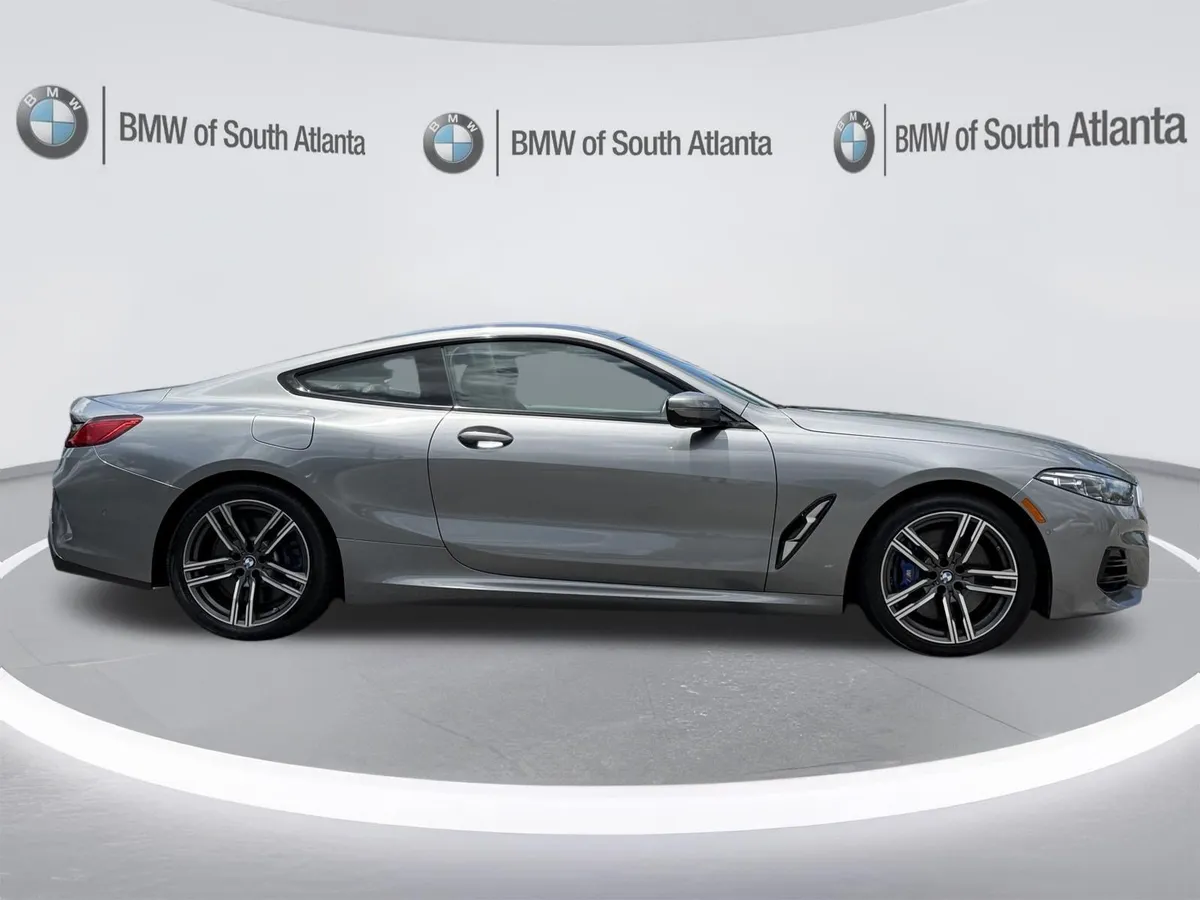 2025 BMW 8 Series 840i thumbnail 25