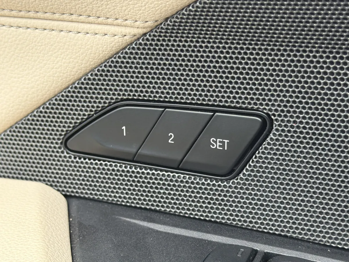 2025 BMW i4 eDrive40 thumbnail 14