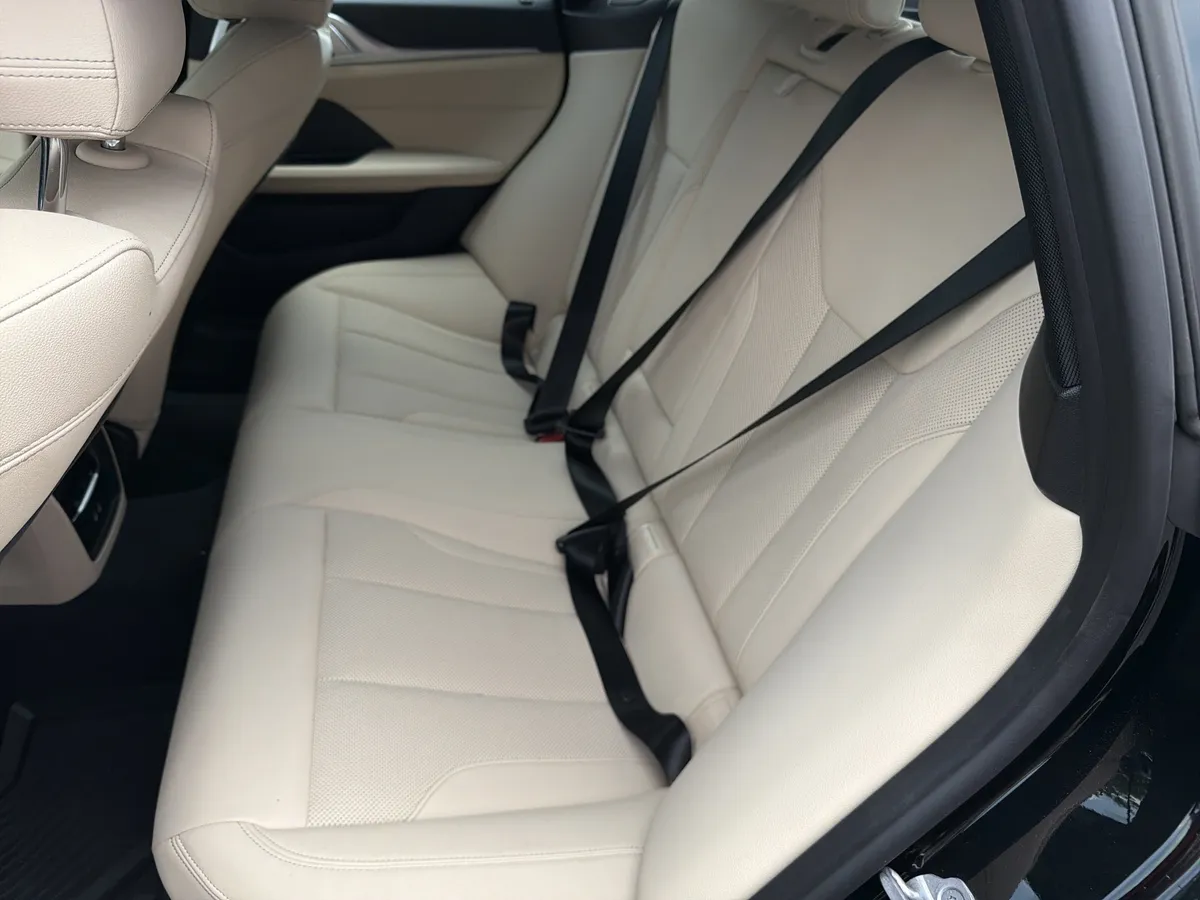 2025 BMW i4 eDrive40 thumbnail 18
