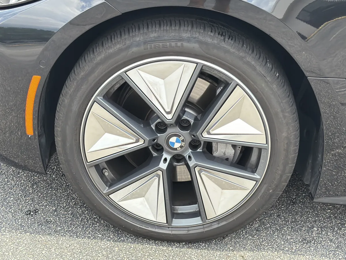 2025 BMW i4 eDrive40 thumbnail 26