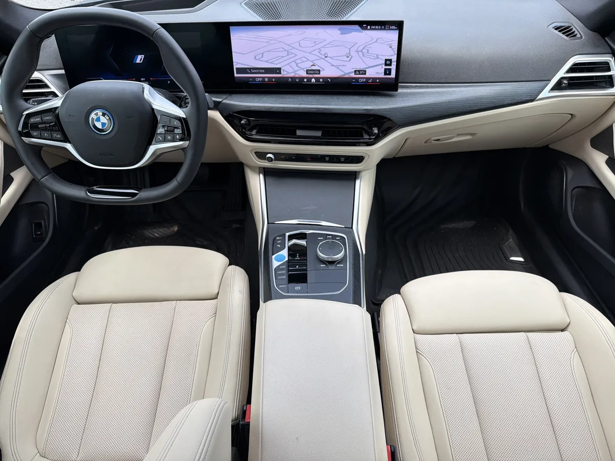2025 BMW i4 eDrive40 thumbnail 3