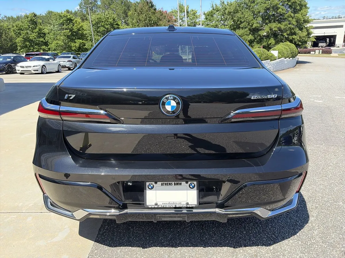2025 BMW i7 eDrive50 thumbnail 12
