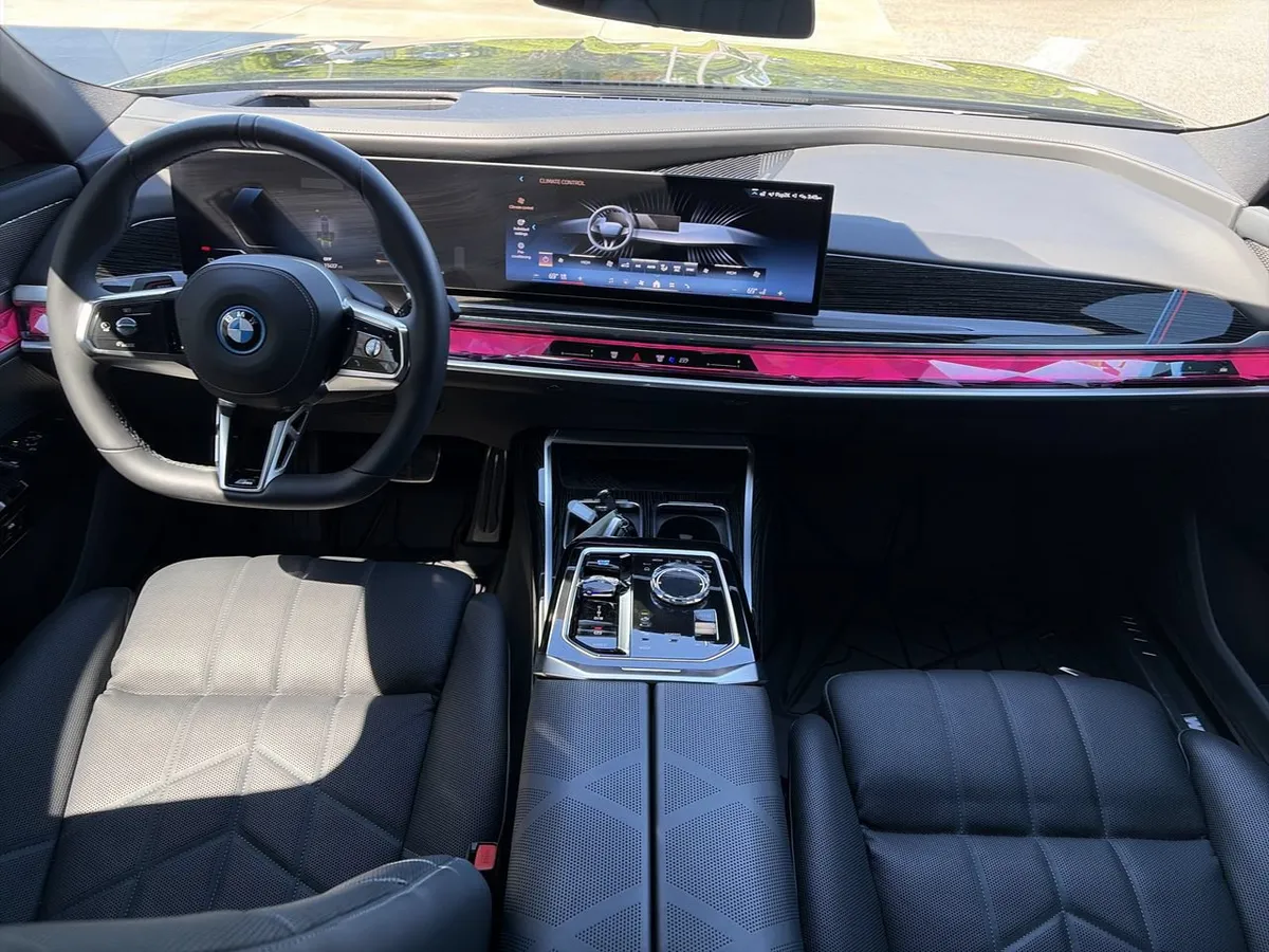 2025 BMW i7 eDrive50 thumbnail 26