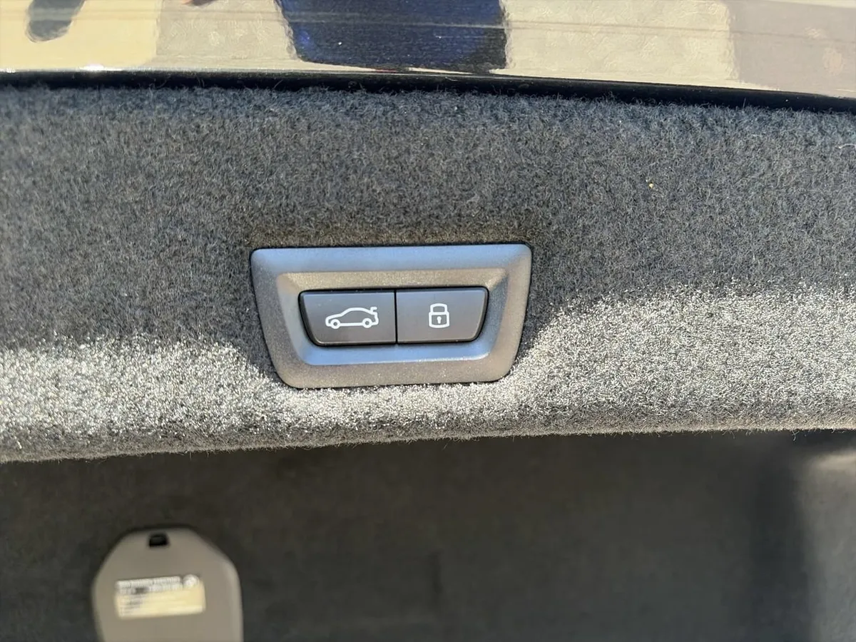 2025 BMW i7 eDrive50 thumbnail 33