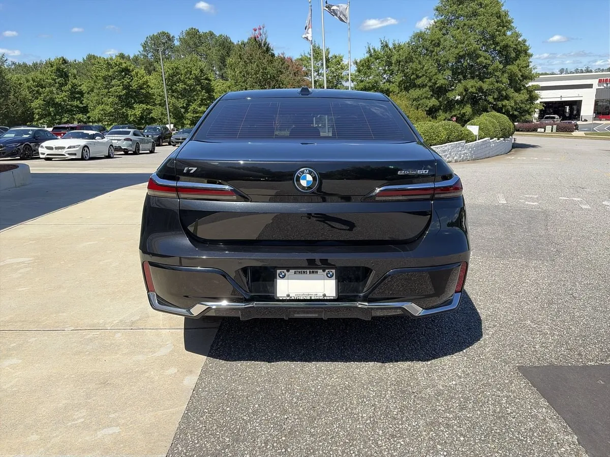 2025 BMW i7 eDrive50 thumbnail 7