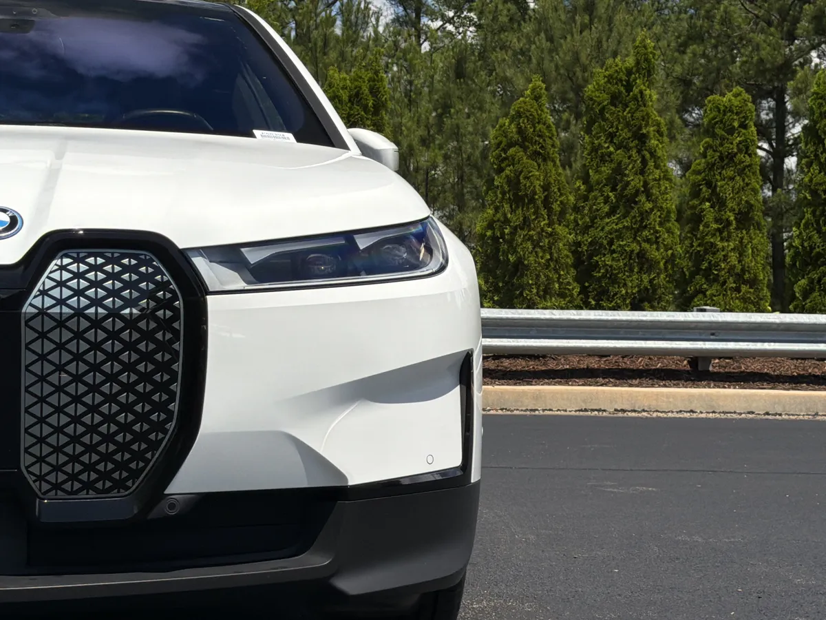 2025 BMW iX xDrive50 thumbnail 20