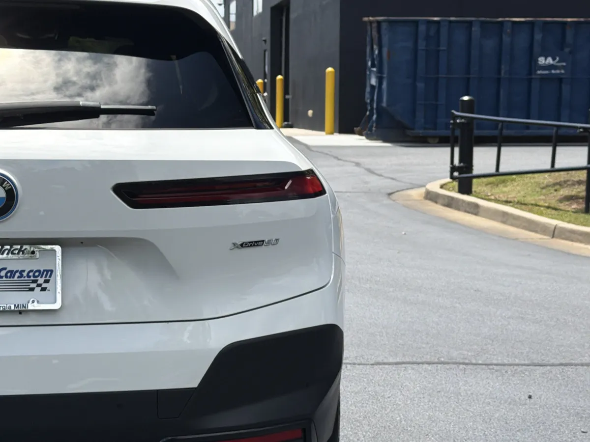 2025 BMW iX xDrive50 thumbnail 23