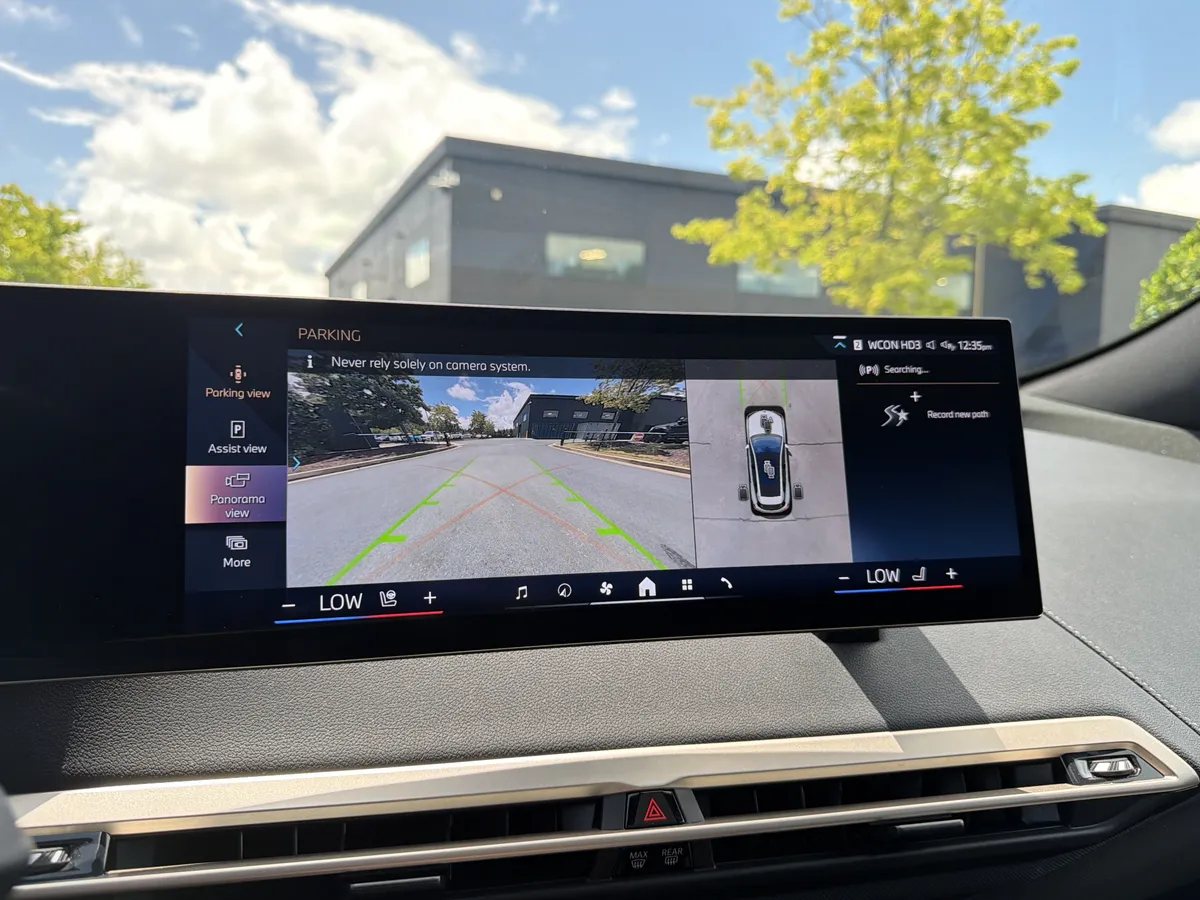 2025 BMW iX xDrive50 thumbnail 37