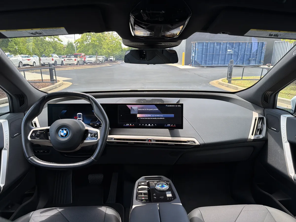 2025 BMW iX xDrive50 thumbnail 45