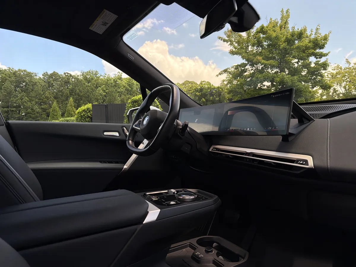 2025 BMW iX xDrive50 thumbnail 5