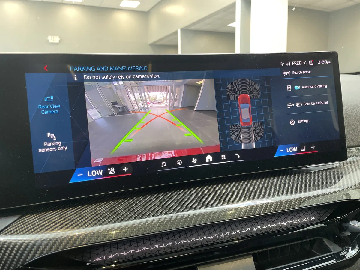 2025 BMW M2 thumbnail 32