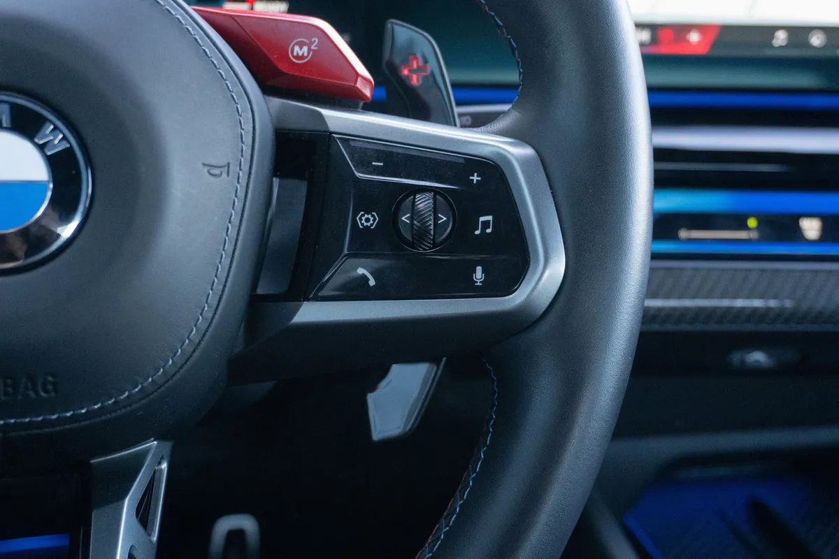 2025 BMW M5 thumbnail 18
