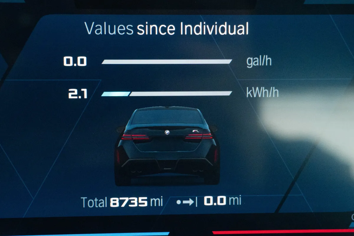 2025 BMW M5 thumbnail 20