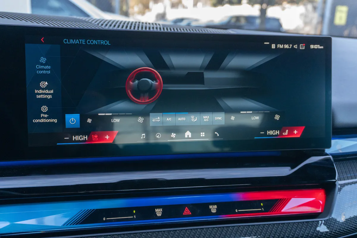 2025 BMW M5 thumbnail 23