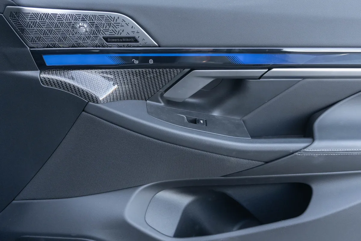 2025 BMW M5 thumbnail 29