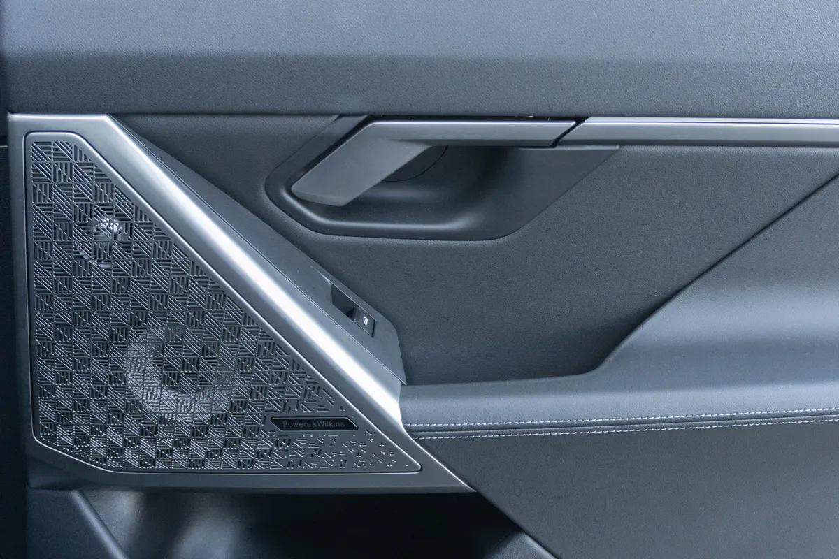 2025 BMW M5 thumbnail 31