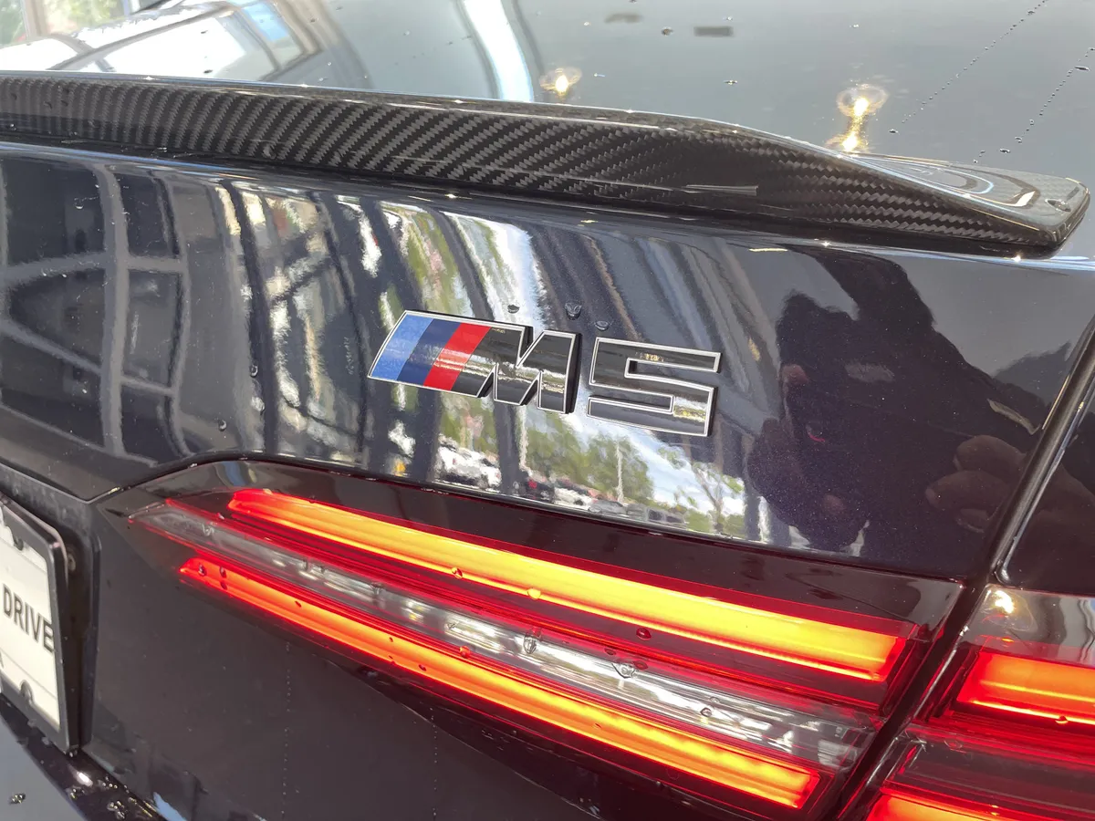 2025 BMW M5 thumbnail 38