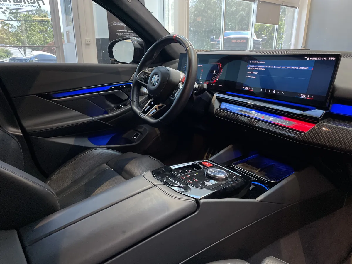 2025 BMW M5 thumbnail 40