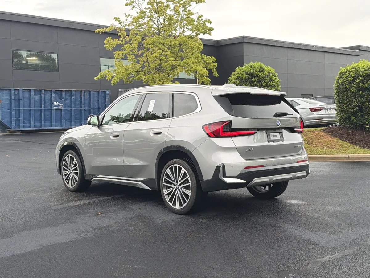 2025 BMW X1 xDrive28i thumbnail 12