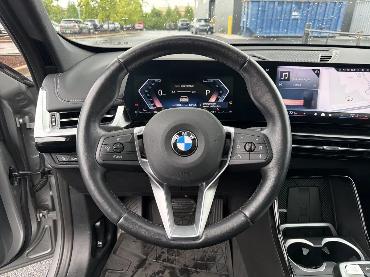 2025 BMW X1 xDrive28i thumbnail 17
