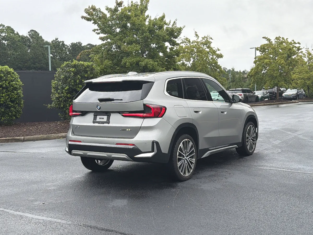 2025 BMW X1 xDrive28i thumbnail 2