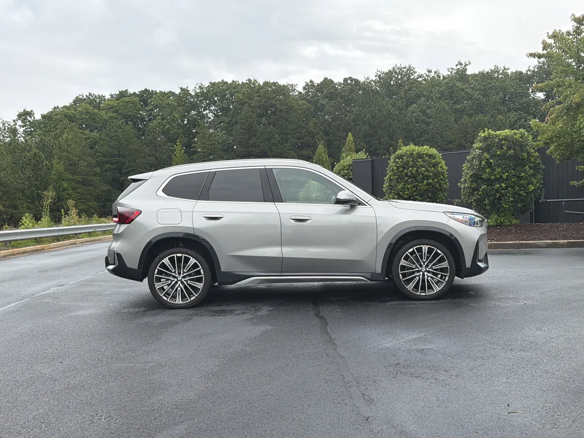 2025 BMW X1 xDrive28i thumbnail 4