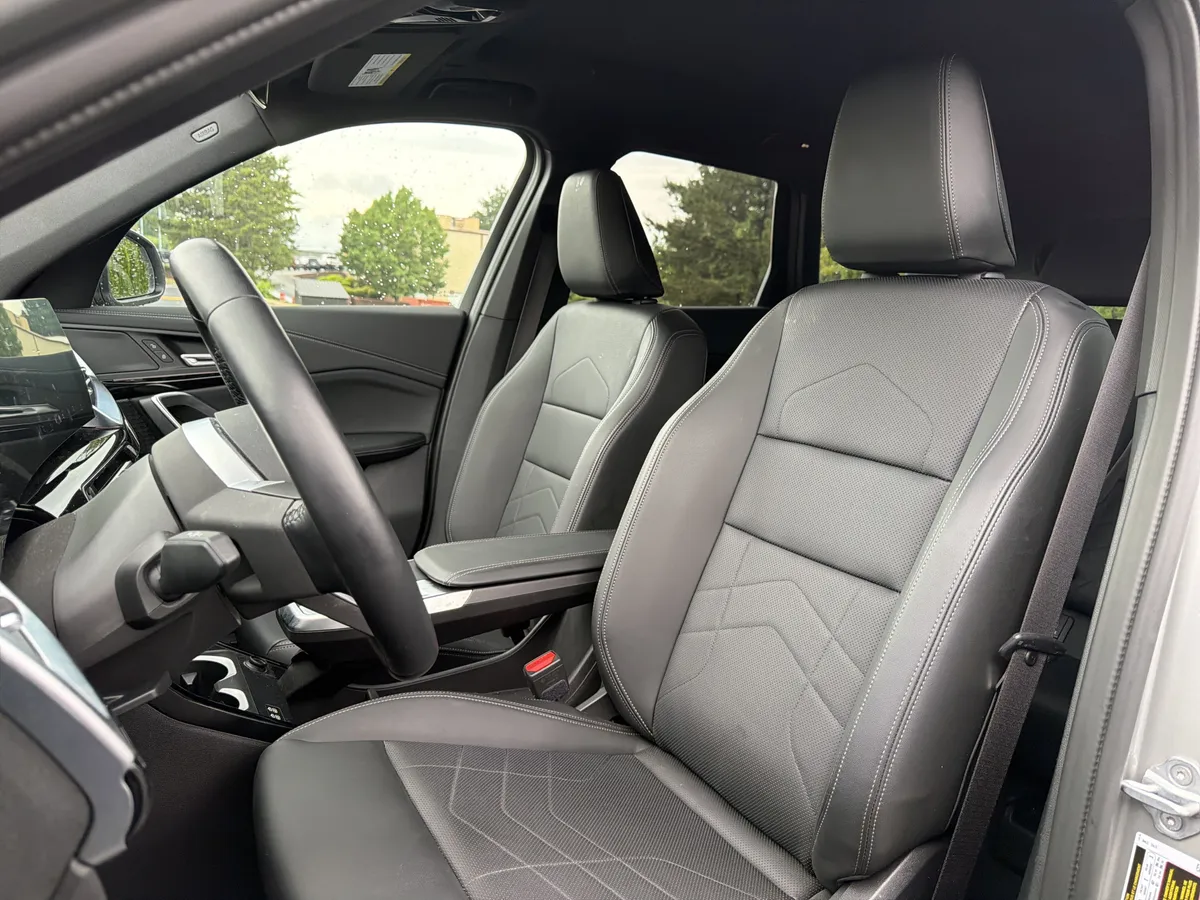 2025 BMW X1 xDrive28i thumbnail 6