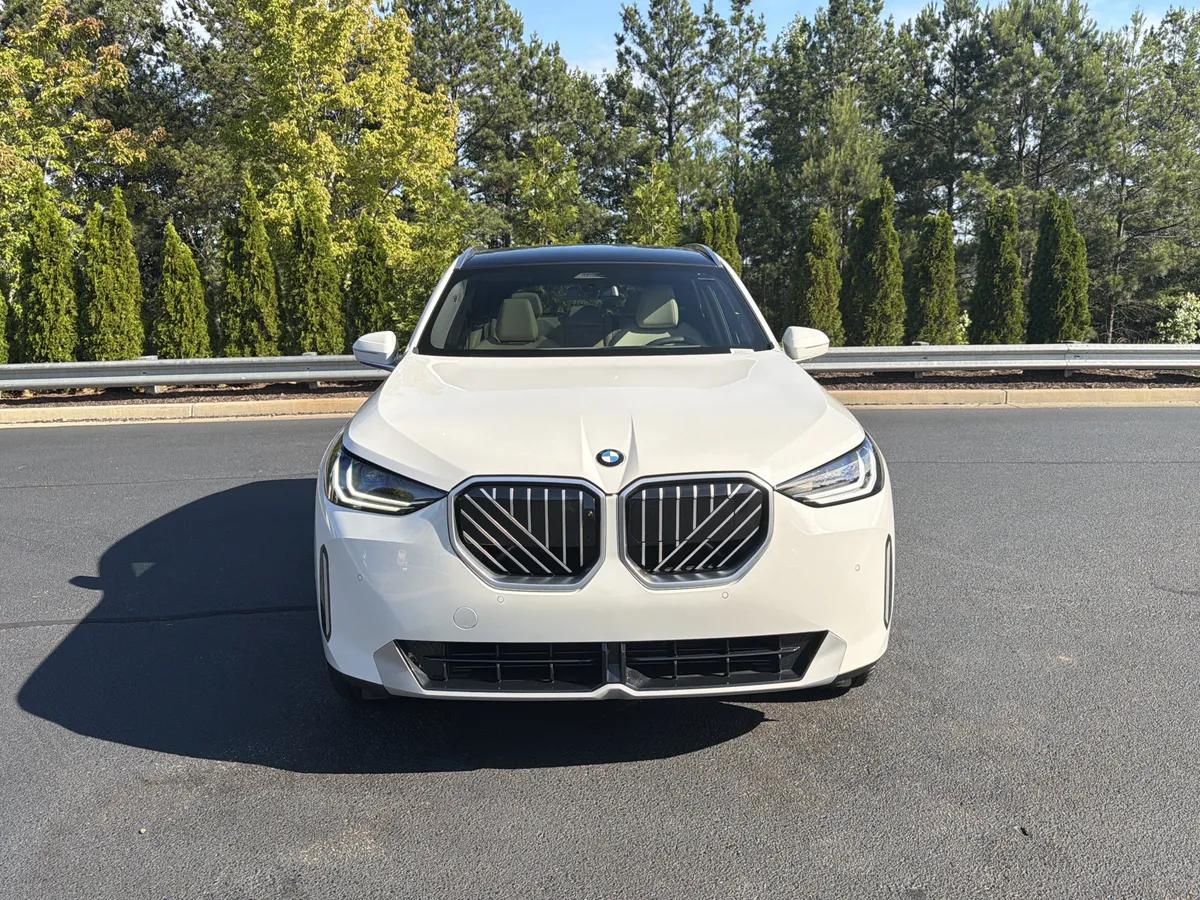 2025 BMW X3 30 xDrive thumbnail 11