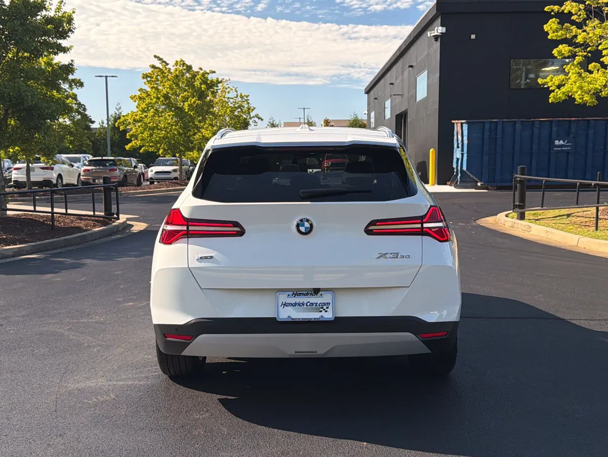 2025 BMW X3 30 xDrive thumbnail 15