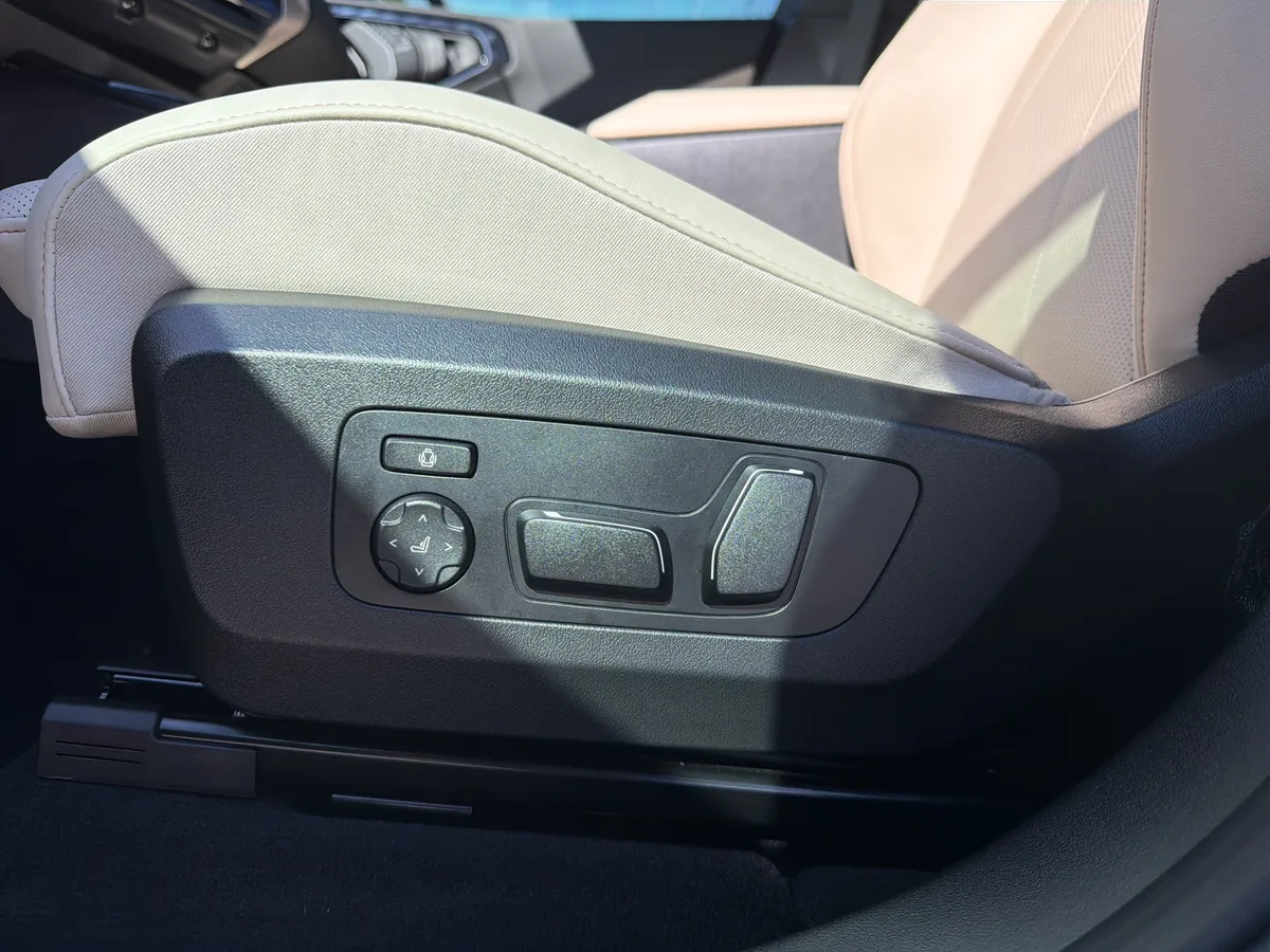 2025 BMW X3 30 xDrive thumbnail 25