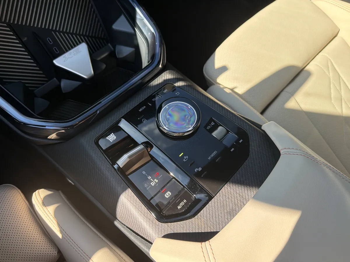 2025 BMW X3 30 xDrive thumbnail 35