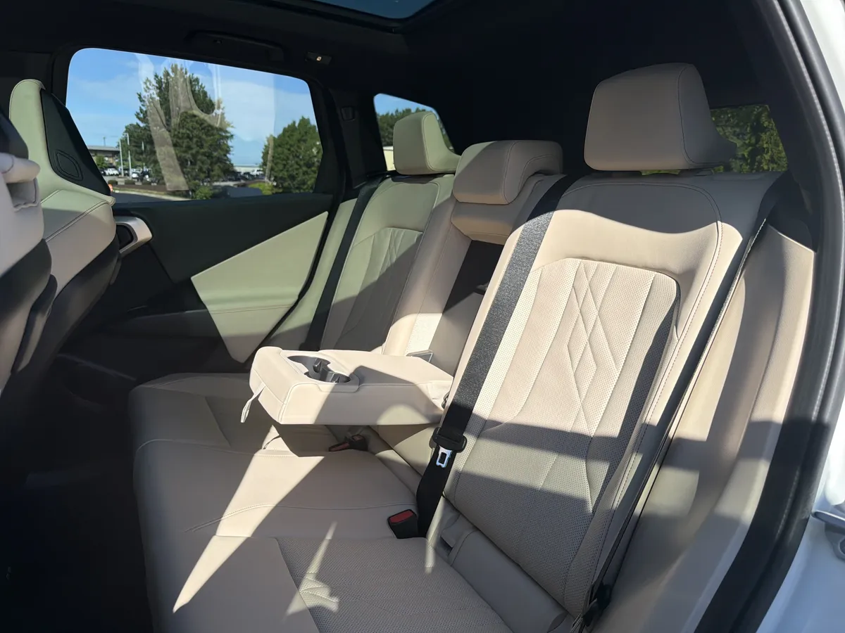 2025 BMW X3 30 xDrive thumbnail 40