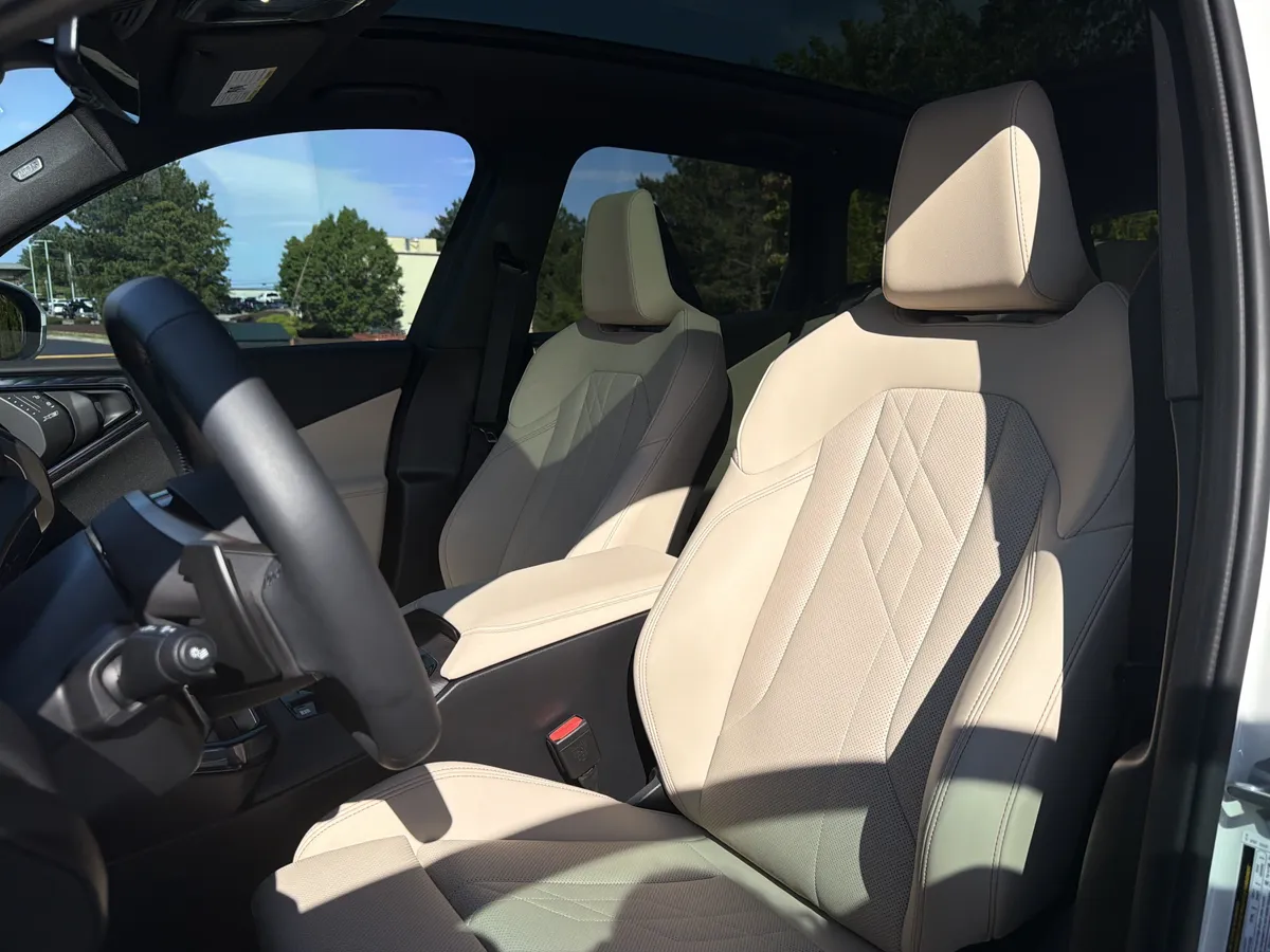 2025 BMW X3 30 xDrive thumbnail 6