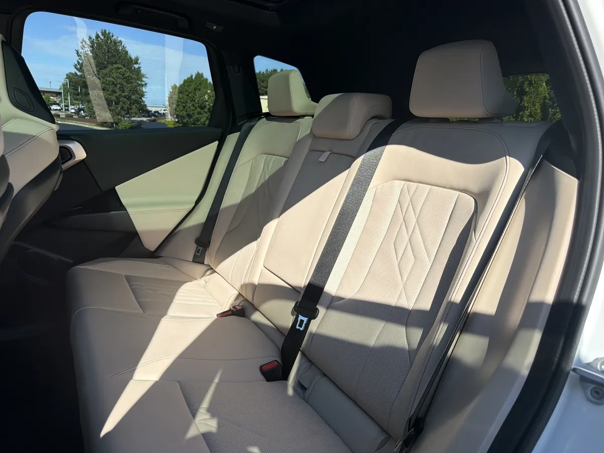 2025 BMW X3 30 xDrive thumbnail 7