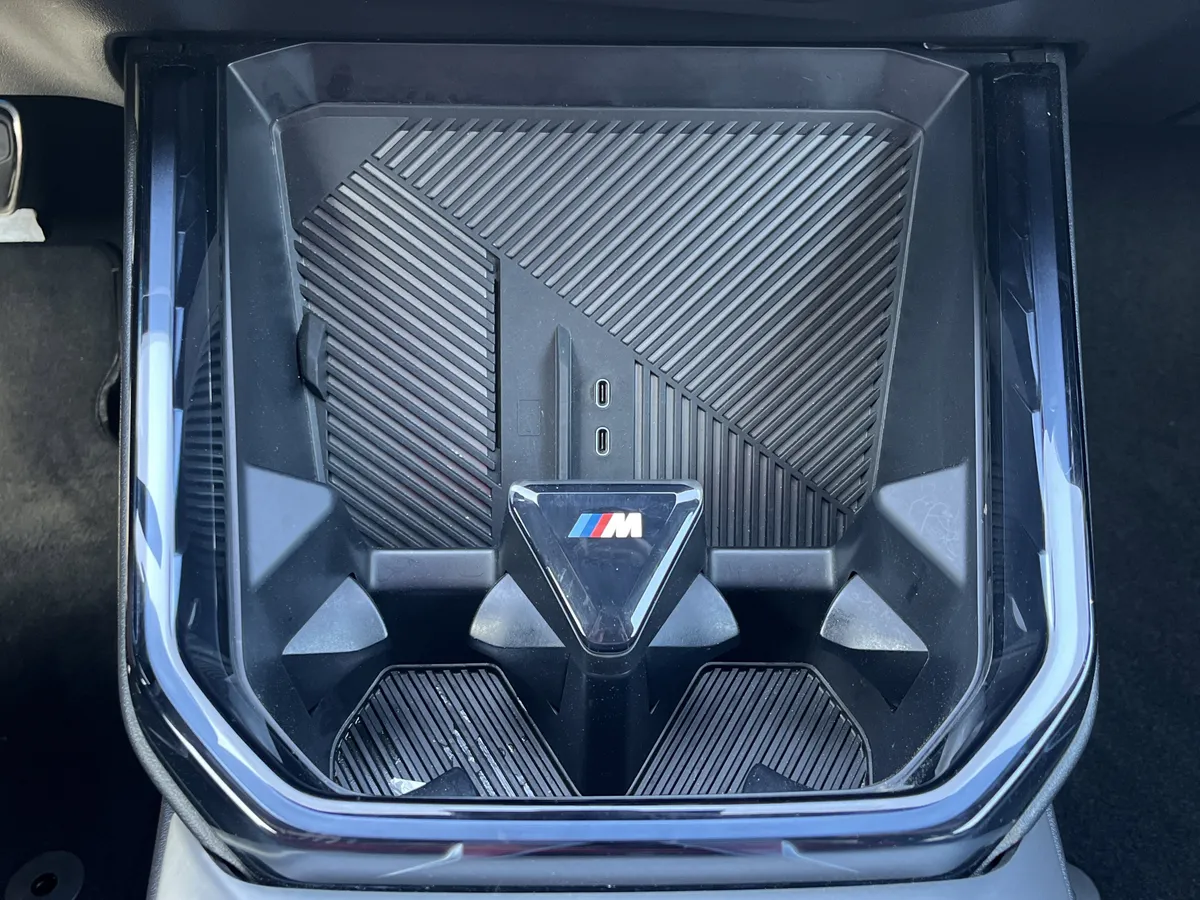 2025 BMW X3 30 xDrive thumbnail 6