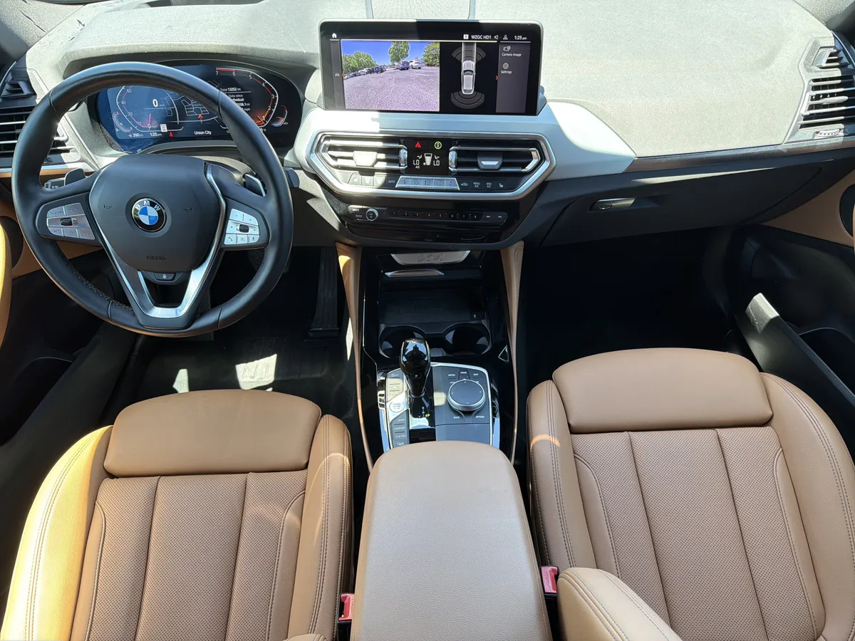 2025 BMW X4 xDrive30i thumbnail 3