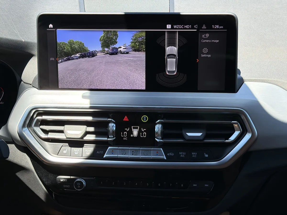 2025 BMW X4 xDrive30i thumbnail 4