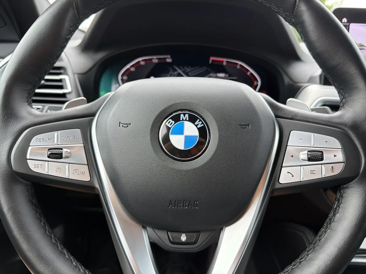 2025 BMW X4 xDrive30i thumbnail 12