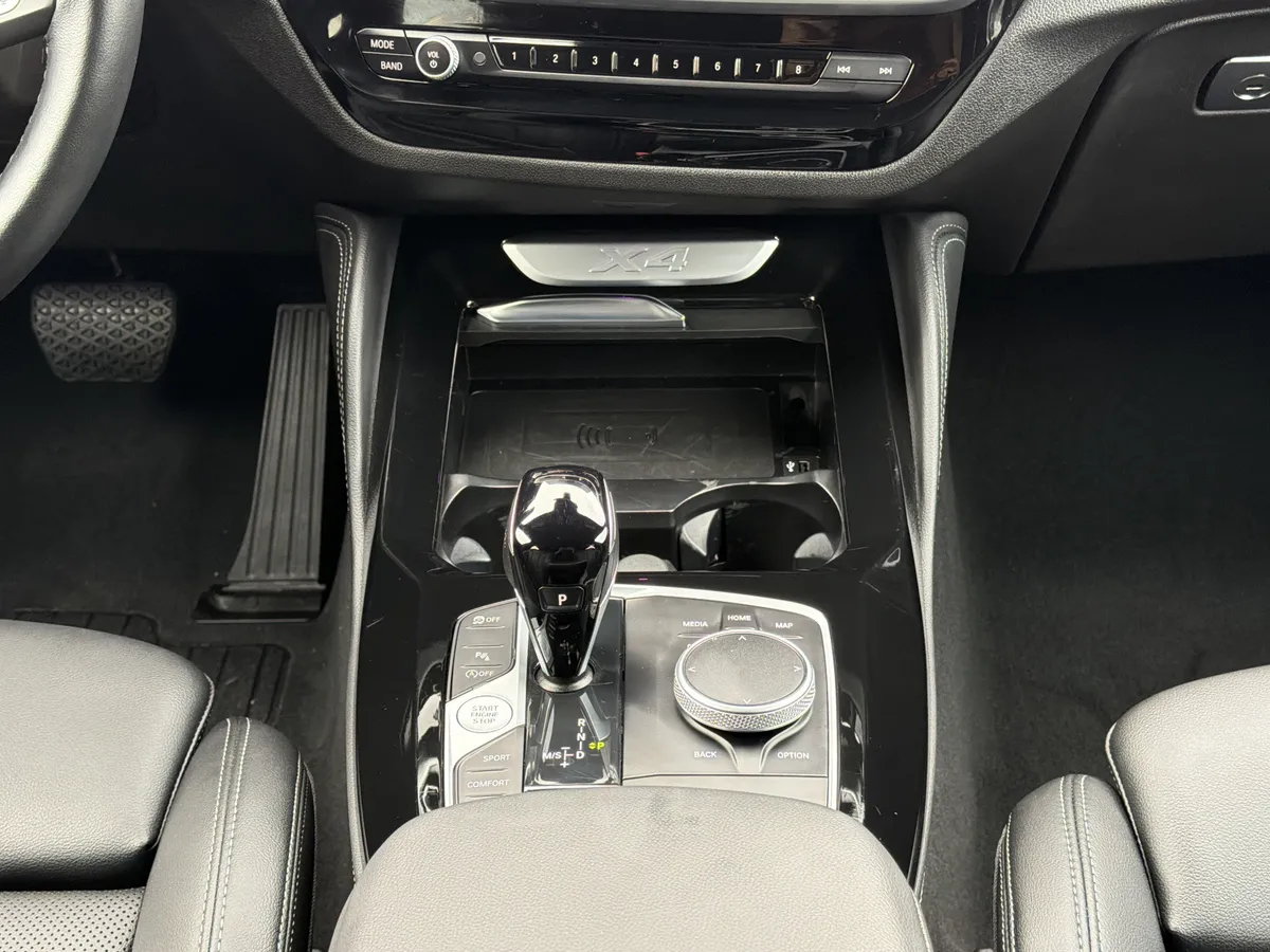 2025 BMW X4 xDrive30i thumbnail 5