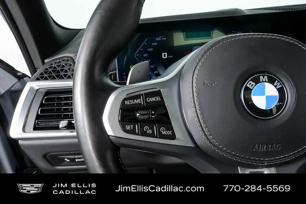 2025 BMW X5 M60i thumbnail 10