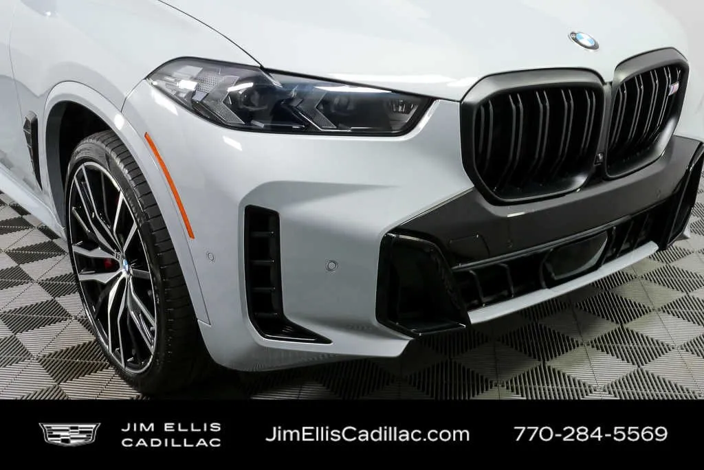 2025 BMW X5 M60i thumbnail 38