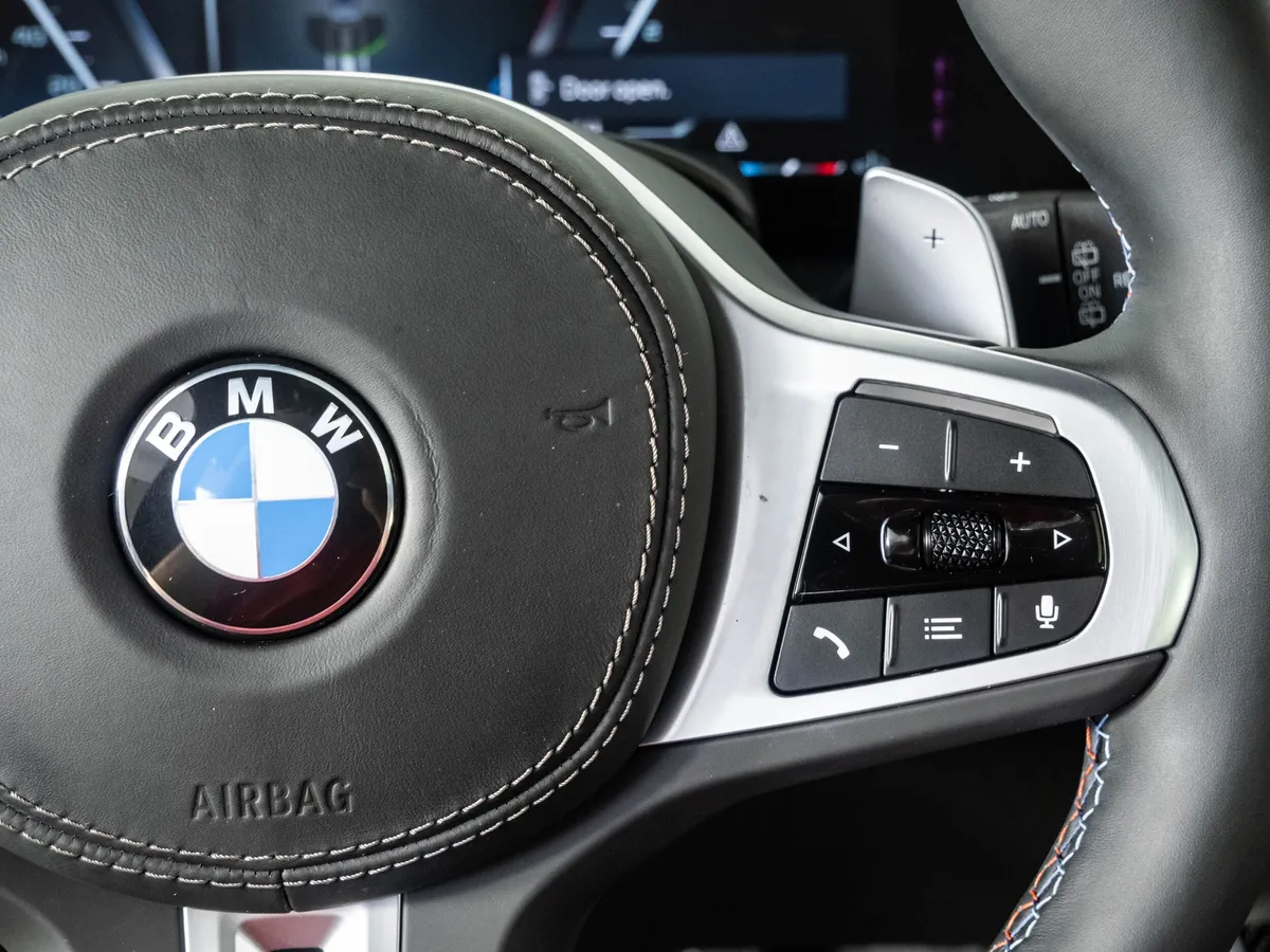 2025 BMW X5 M60i thumbnail 11