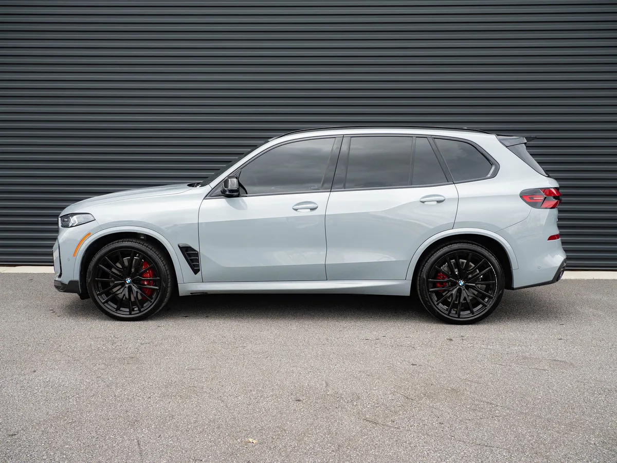 2025 BMW X5 M60i thumbnail 2