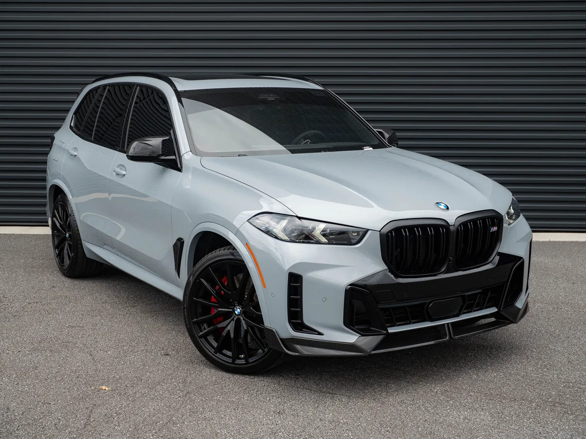 2025 BMW X5 M60i thumbnail 25