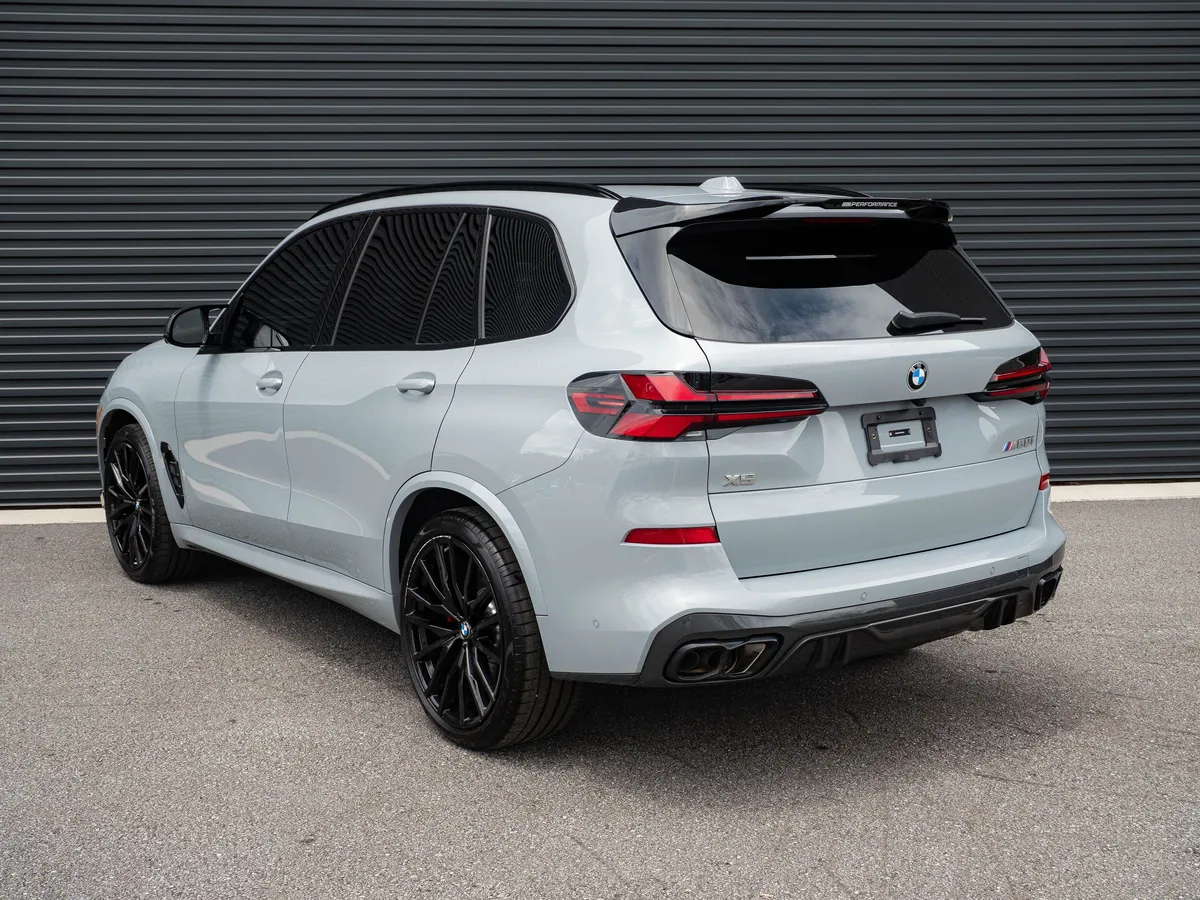 2025 BMW X5 M60i thumbnail 3