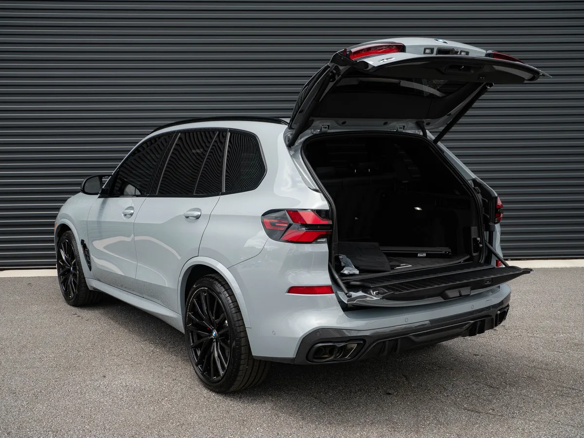 2025 BMW X5 M60i thumbnail 31