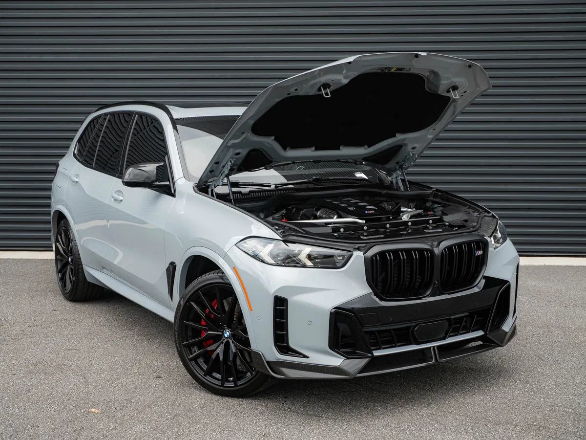 2025 BMW X5 M60i thumbnail 32