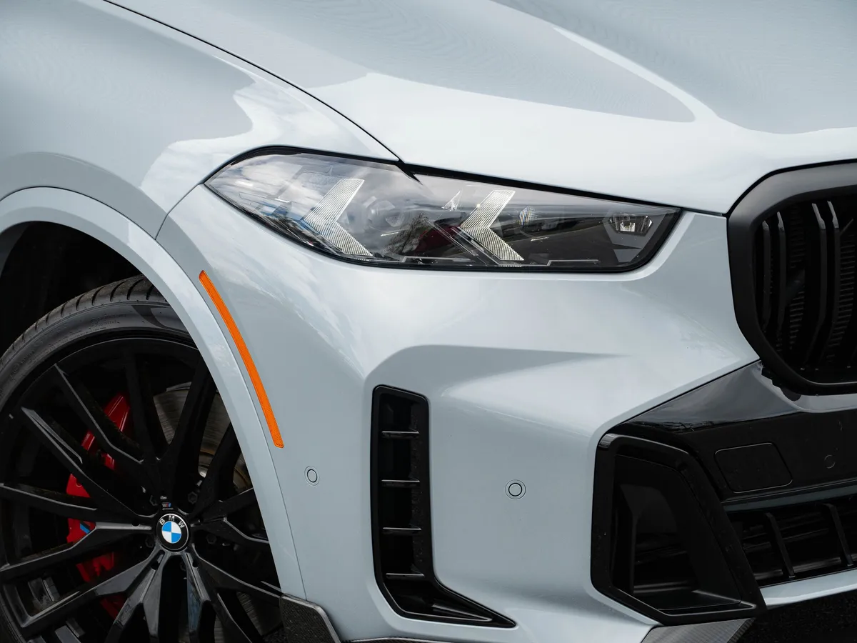 2025 BMW X5 M60i thumbnail 35