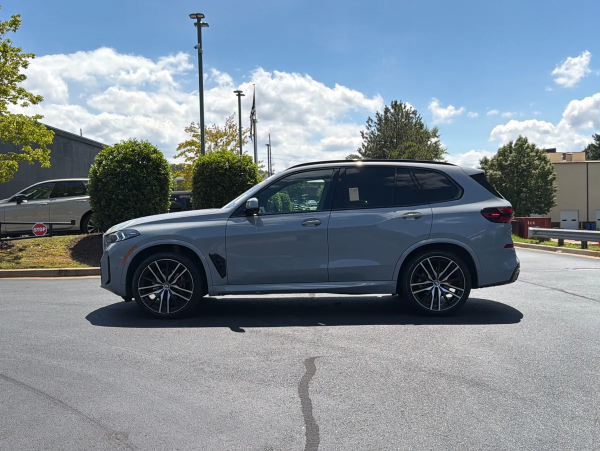 2025 BMW X5 sDrive40i thumbnail 11
